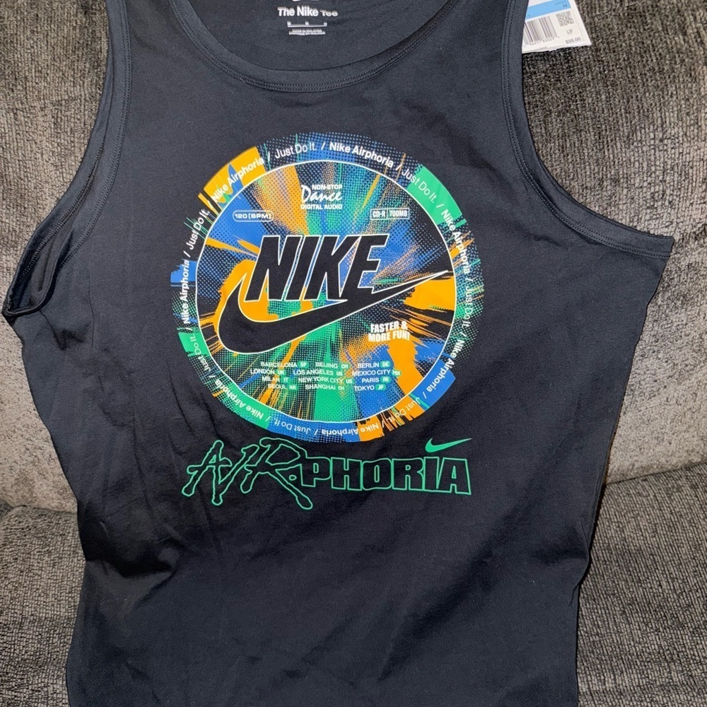 Nike Men’s Black Graphic Tank - Picture 2 of 2